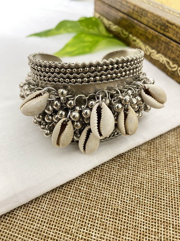 Broad Cowrie Bangle
