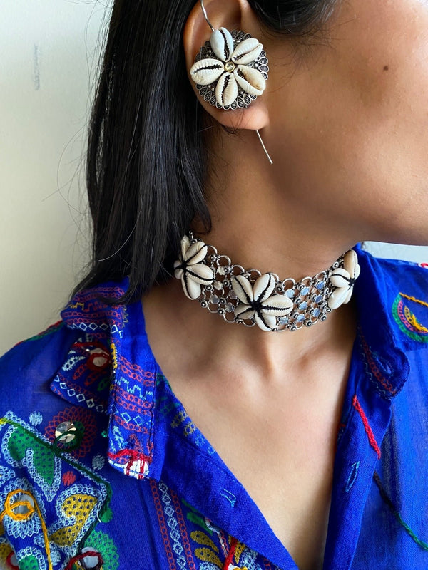 Dholna Cowrie Set