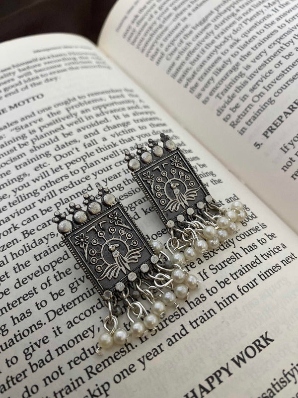 Ikrar Pearl Earrings