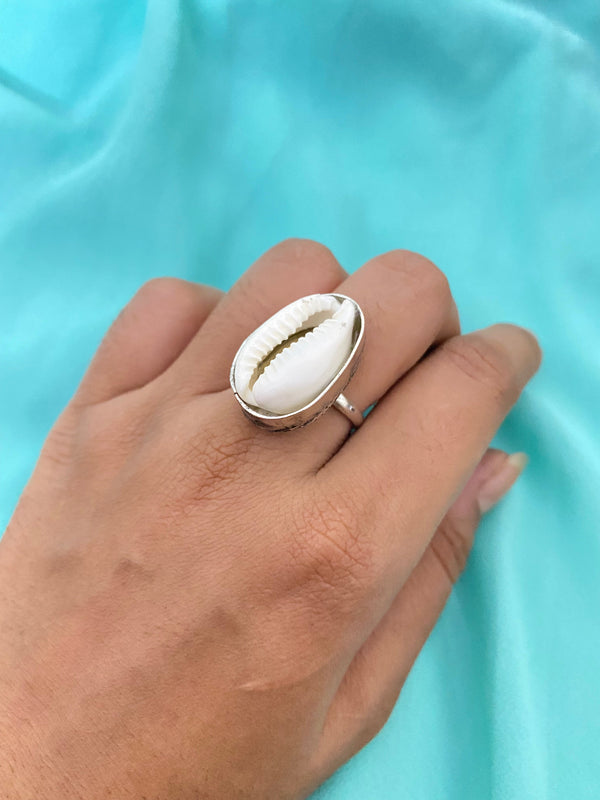 Plain Cowrie Ring