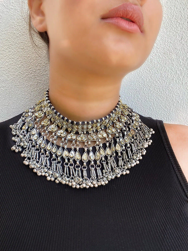 Manwa Choker