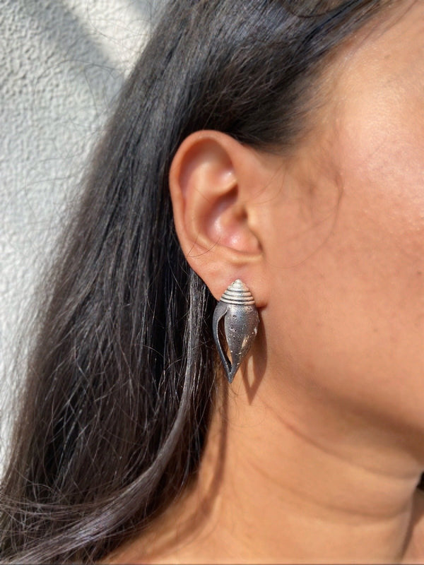 Shankh Studs