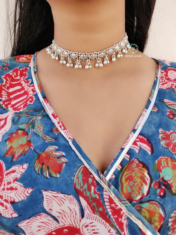 Sleek Foxy Choker