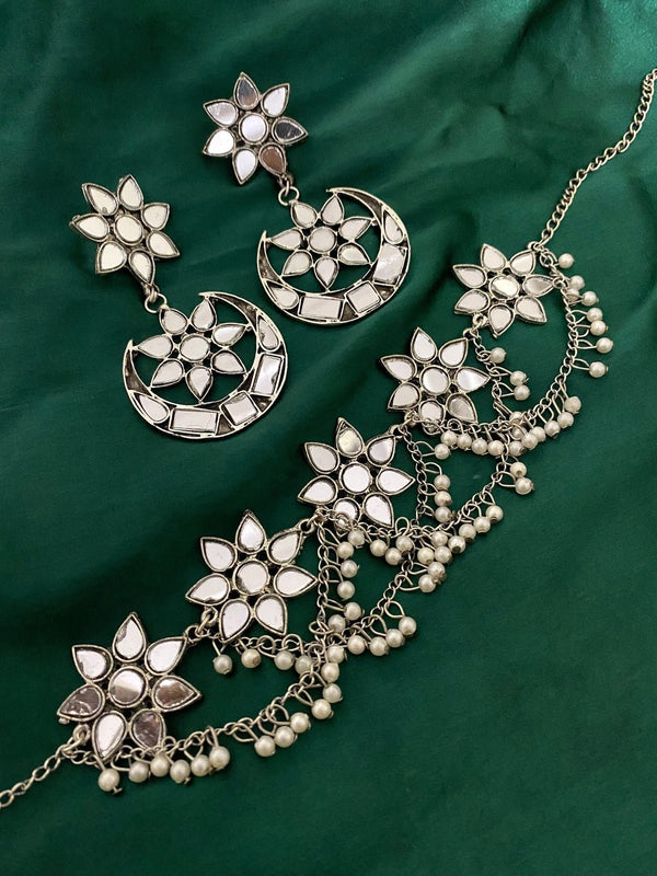 Sunehera Pearl Set