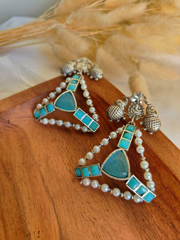 Tikona Earrings