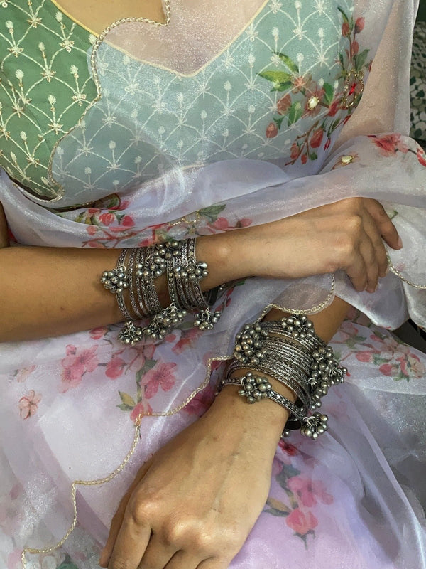 Vintage Sleek Bangles